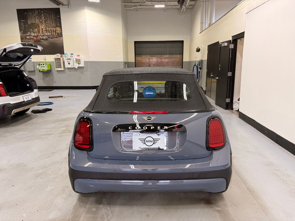 2026 Mini Cooper S Convertible Iconic photo 4