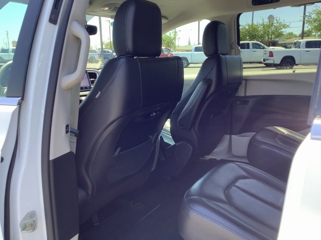2022 Chrysler Pacifica Touring L photo 26