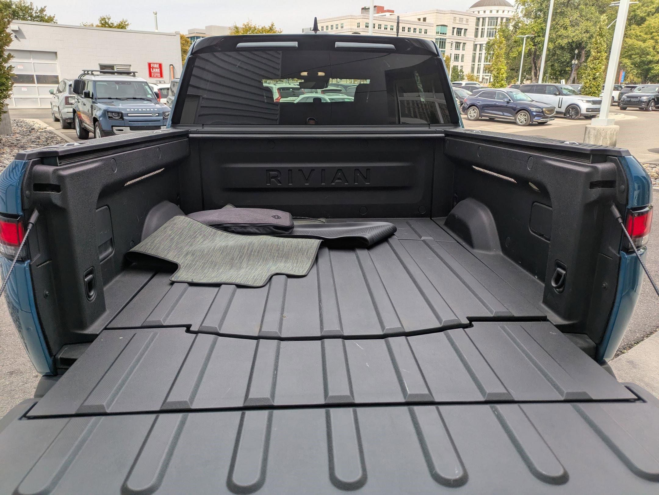 2022 Rivian R1T Adventure photo 24