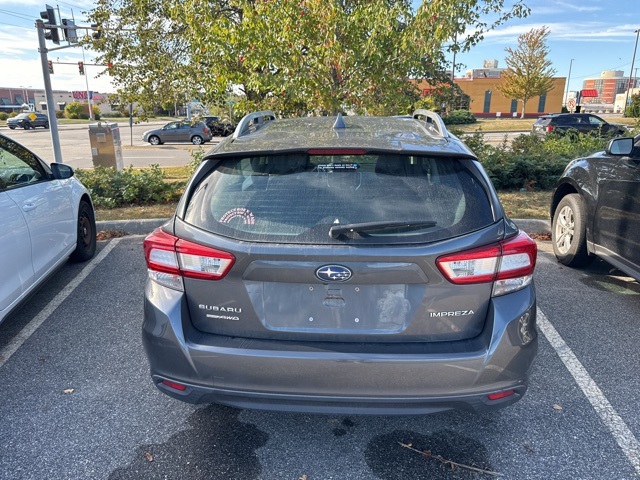 2018 Subaru Impreza 2.0i Premium photo 3