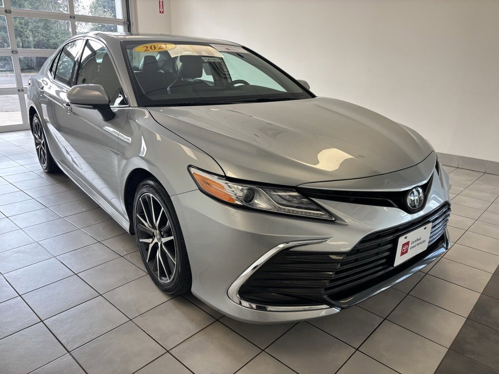 2021 Toyota Camry XLE photo 2