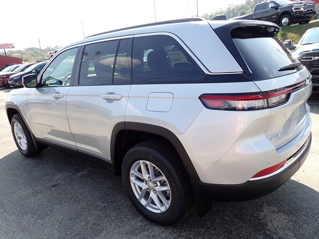 2025 Jeep Grand Cherokee Laredo X photo 2