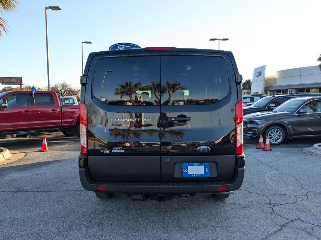 2025 Ford Transit photo 5