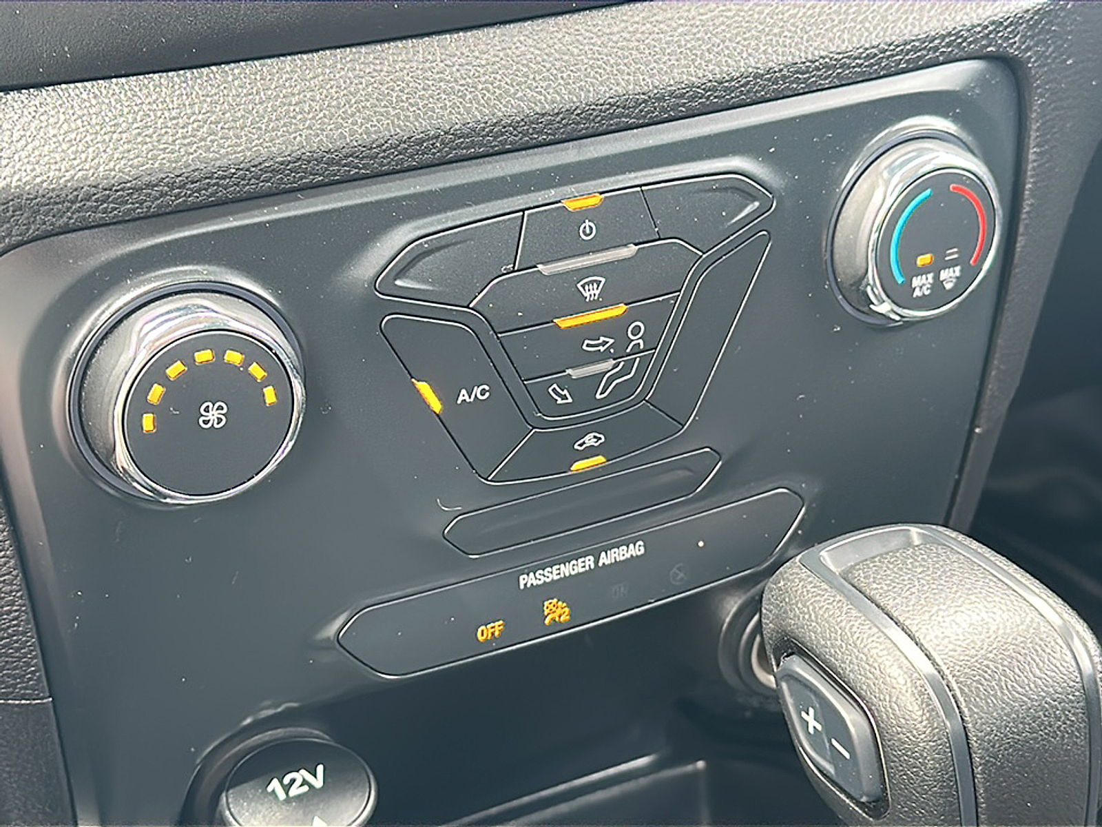 Used 2022 White Ford XL image 30
