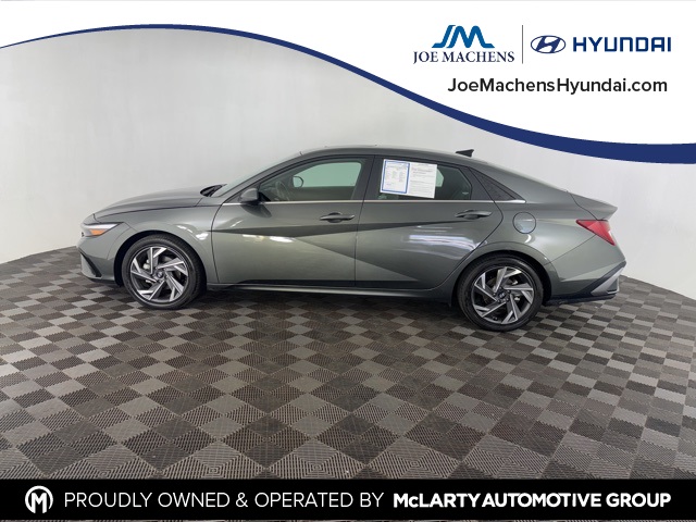 2024 Hyundai Elantra Hybrid Limited photo 6