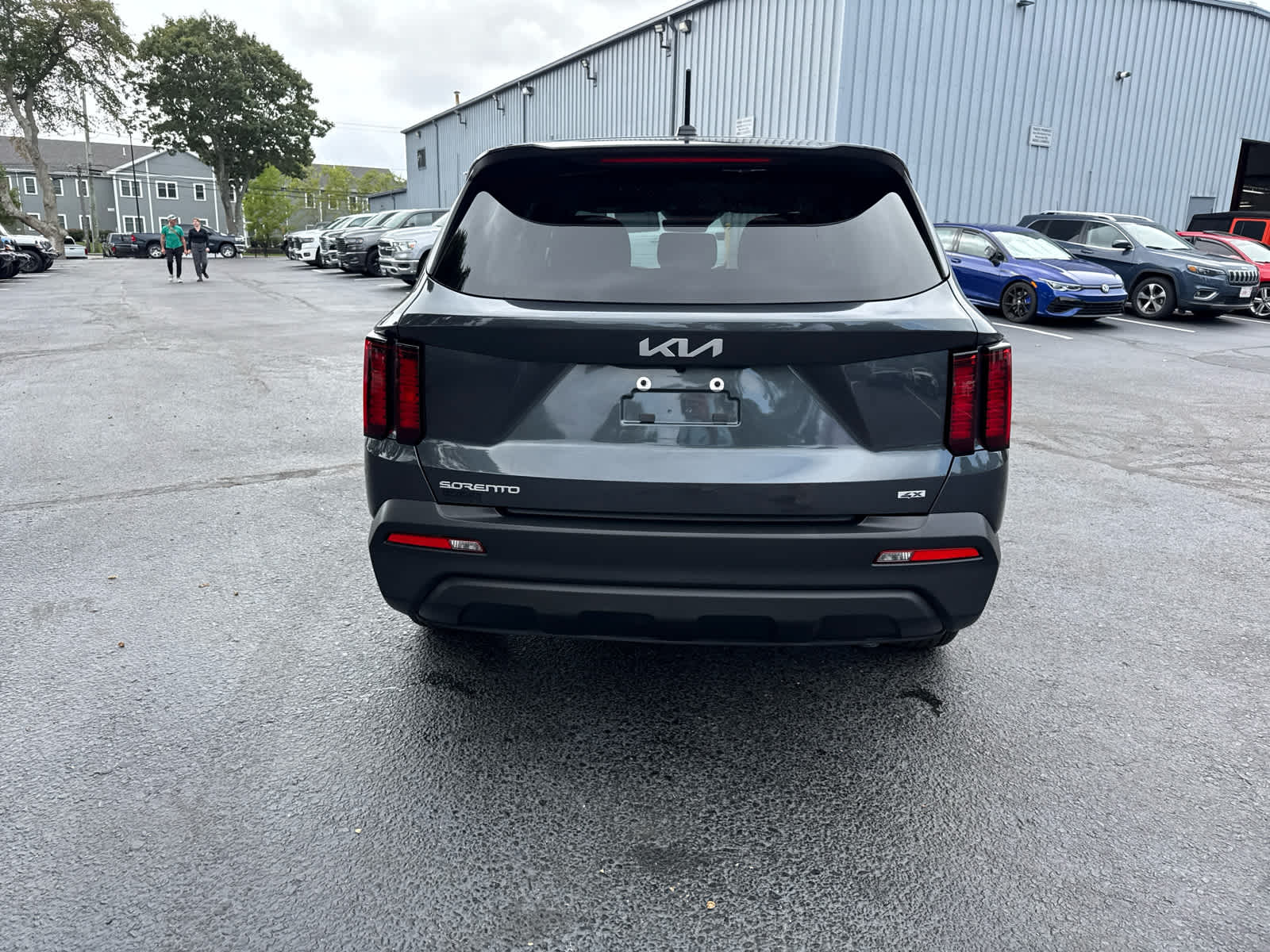 2023 Kia Sorento LX photo 4