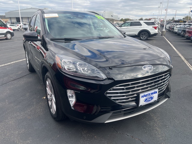 2022 Ford Escape Titanium photo 3