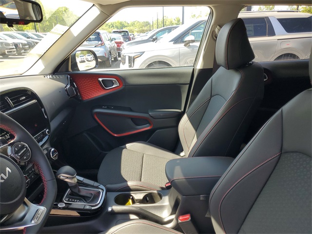 2025 Kia Soul GT-Line photo 9