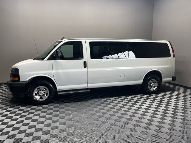 2022 Chevrolet Express 3500 LS photo 2