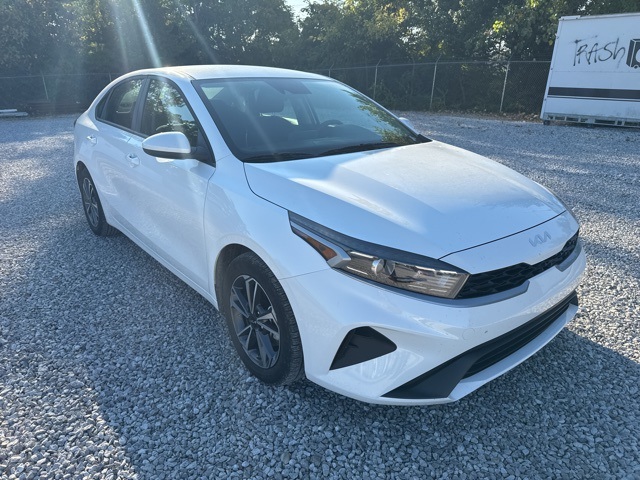 2024 Kia Forte LXS photo 3