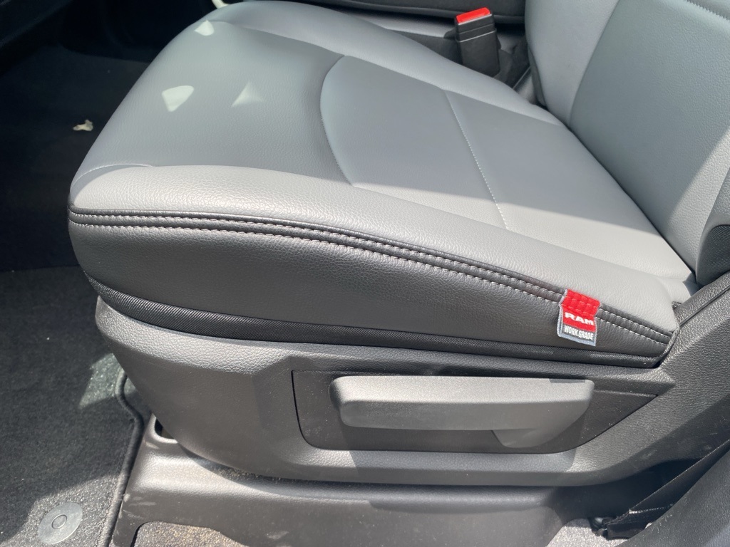 2025 Ram 3500 Tradesman photo 19