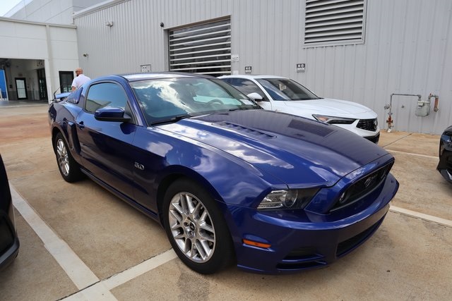 2014 Ford Mustang GT Premium photo 2