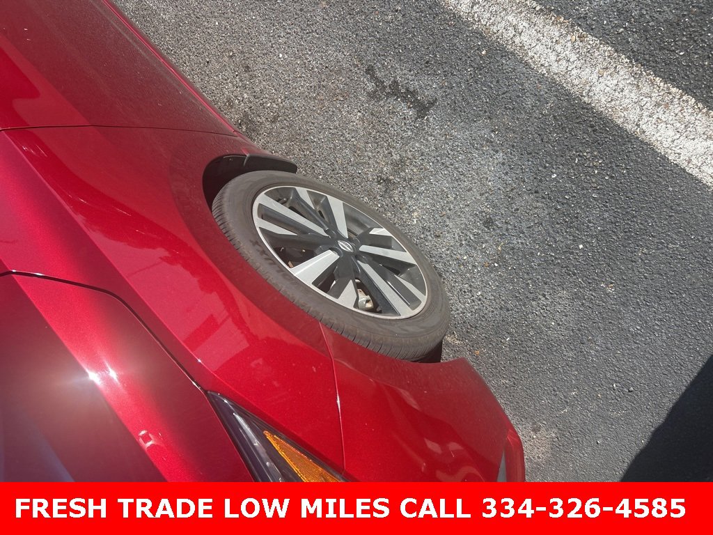 2021 Nissan Versa SR photo 2