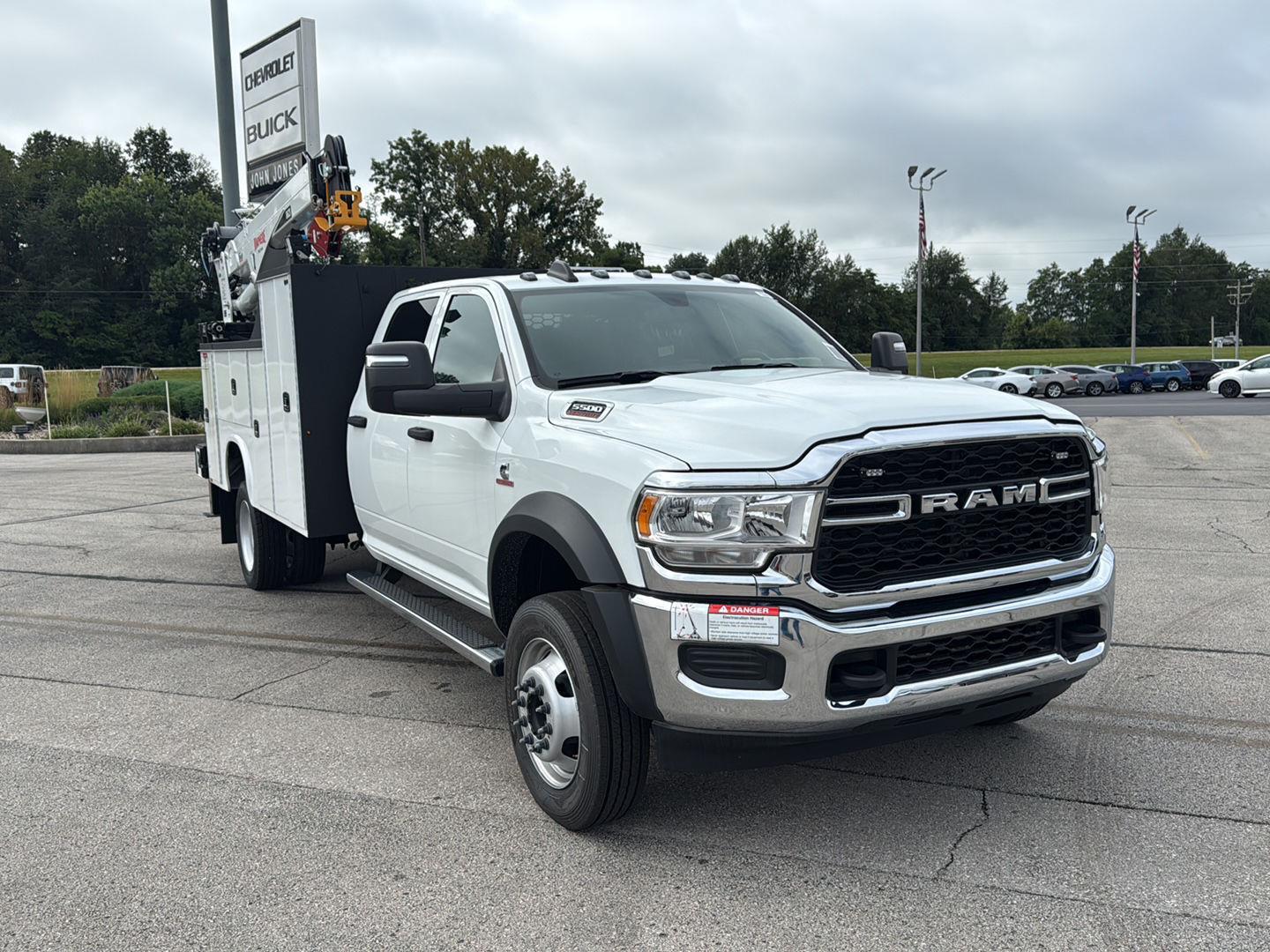 2024 Ram 5500 Tradesman photo 3