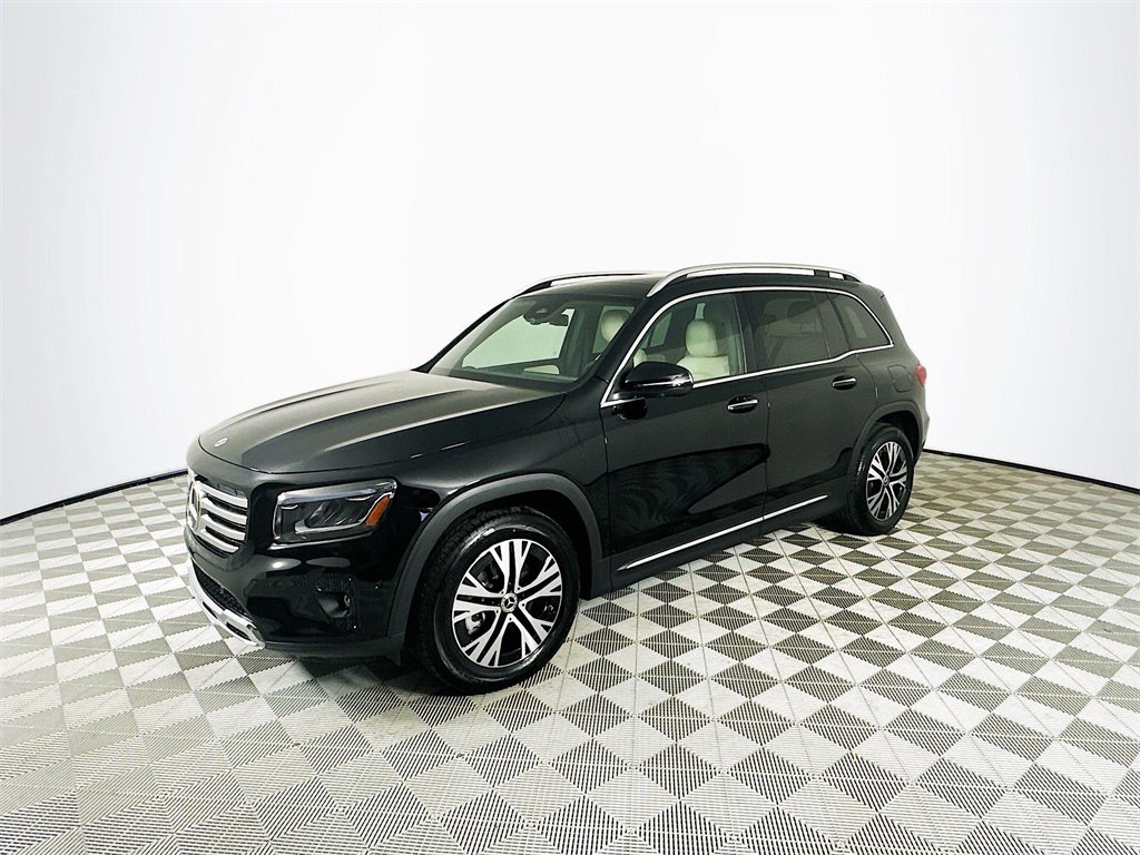 2025 Mercedes Benz GLB 250 photo 3