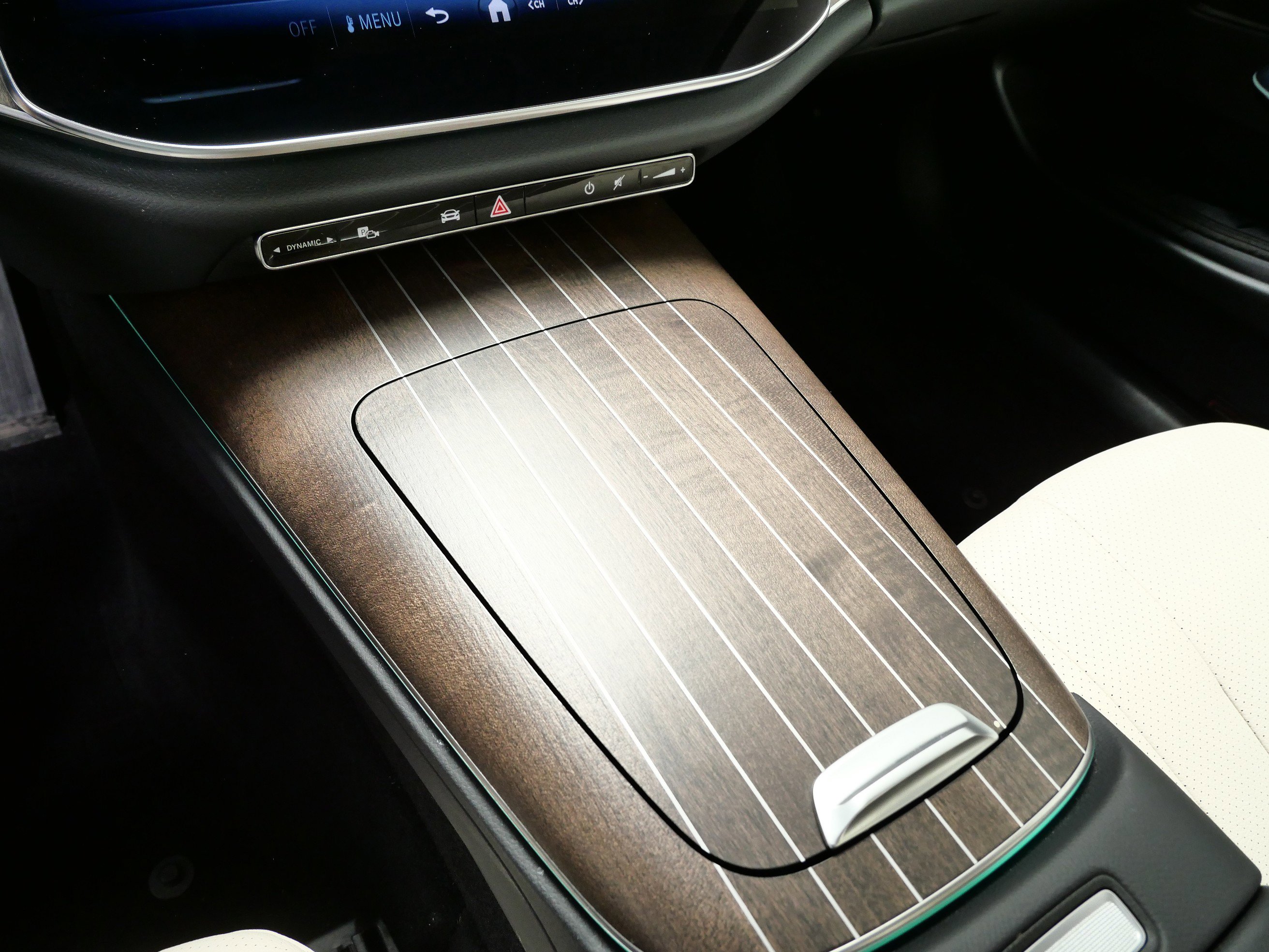 2025 Mercedes Benz E 350 4MATIC photo 18