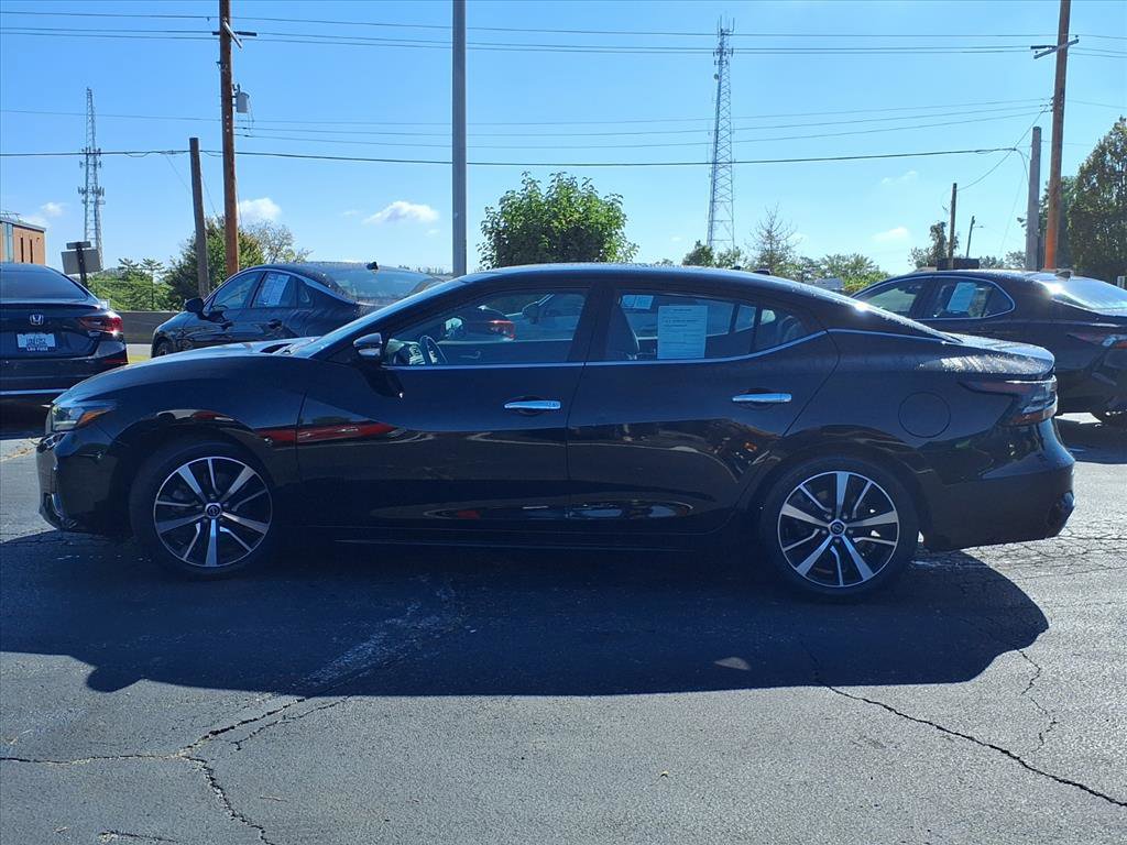 2023 Nissan Maxima SV photo 3