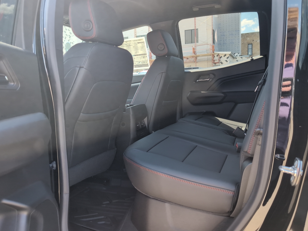 2025 Chevrolet Colorado Z71 photo 29