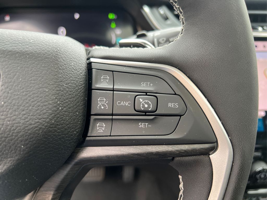 2024 Jeep Cherokee 4xe Base photo 24