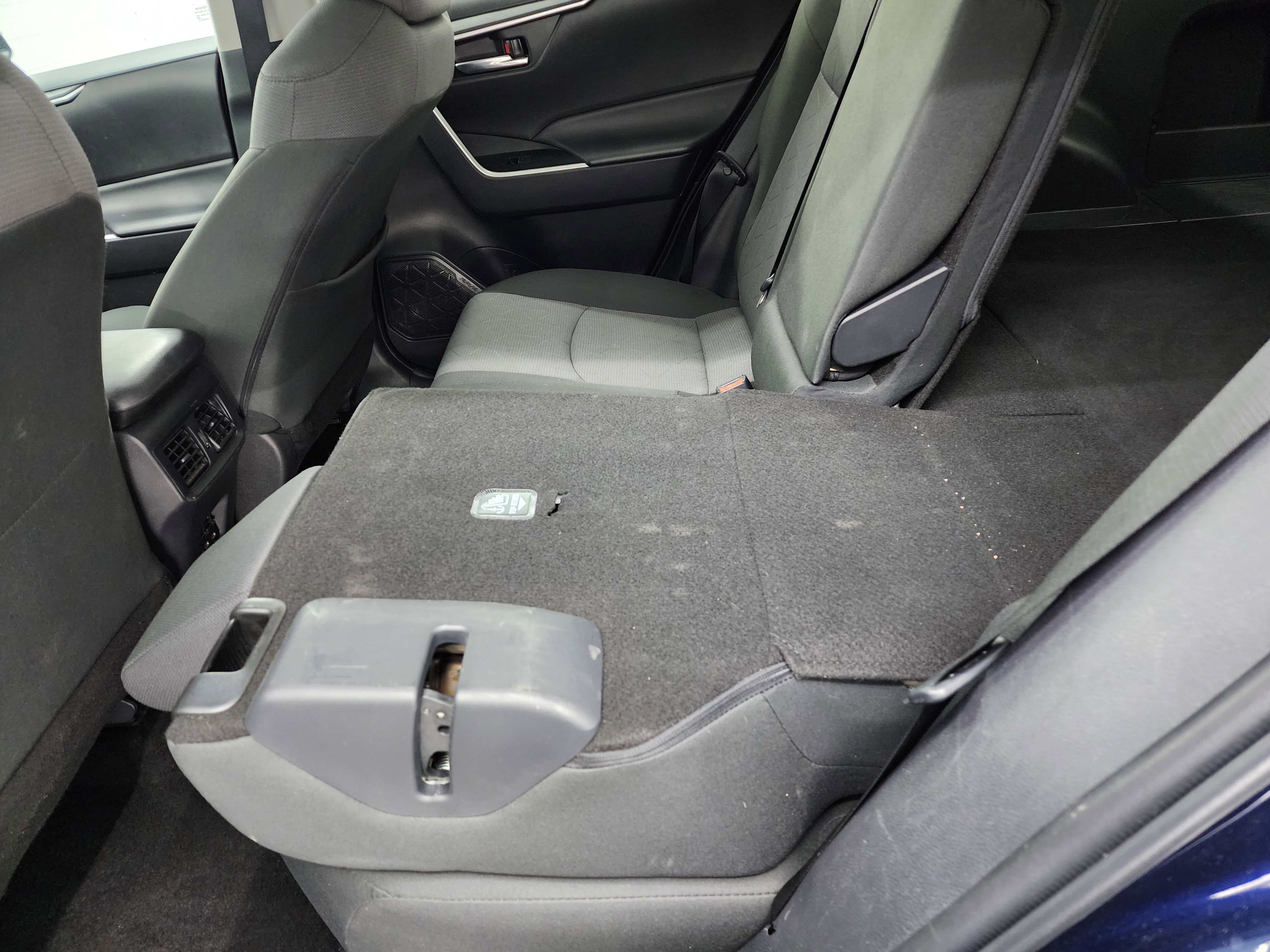 2024 Toyota RAV4 XLE photo 4