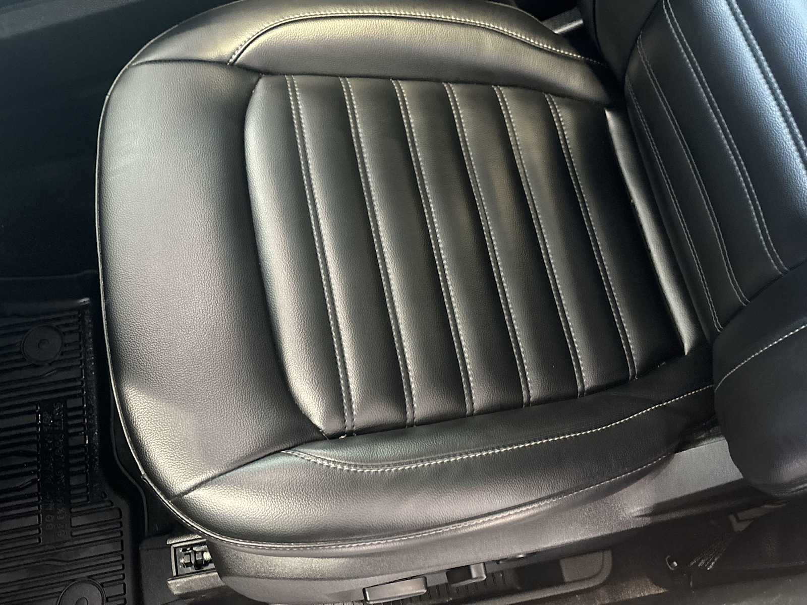 2024 Ford Edge SEL photo 16