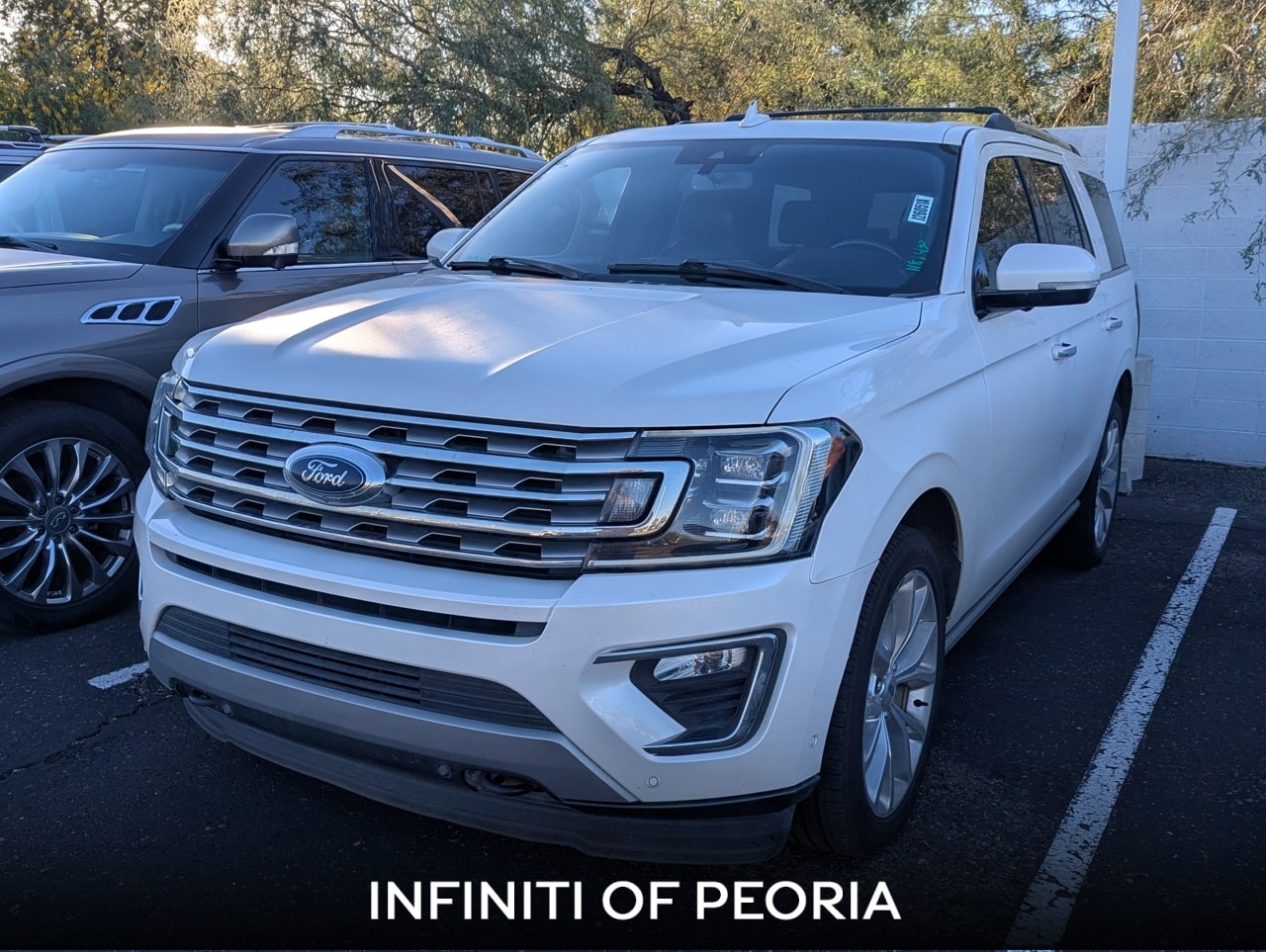 2019 Ford Expedition Limited's photo