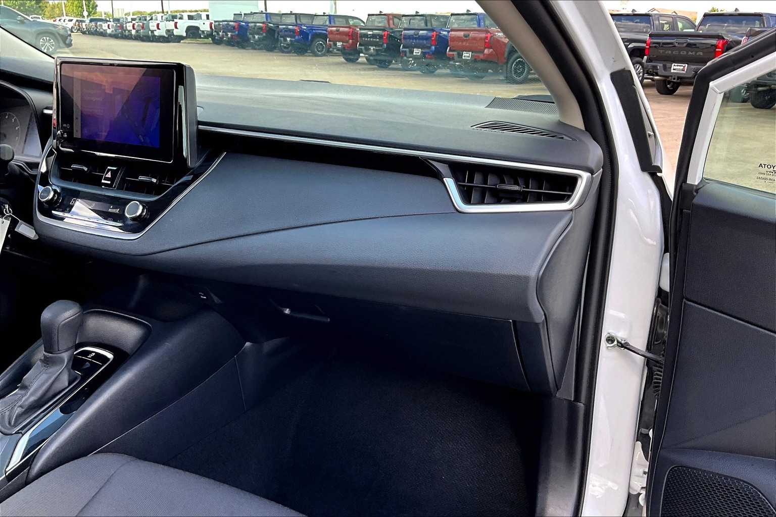 2024 Toyota Corolla LE photo 18