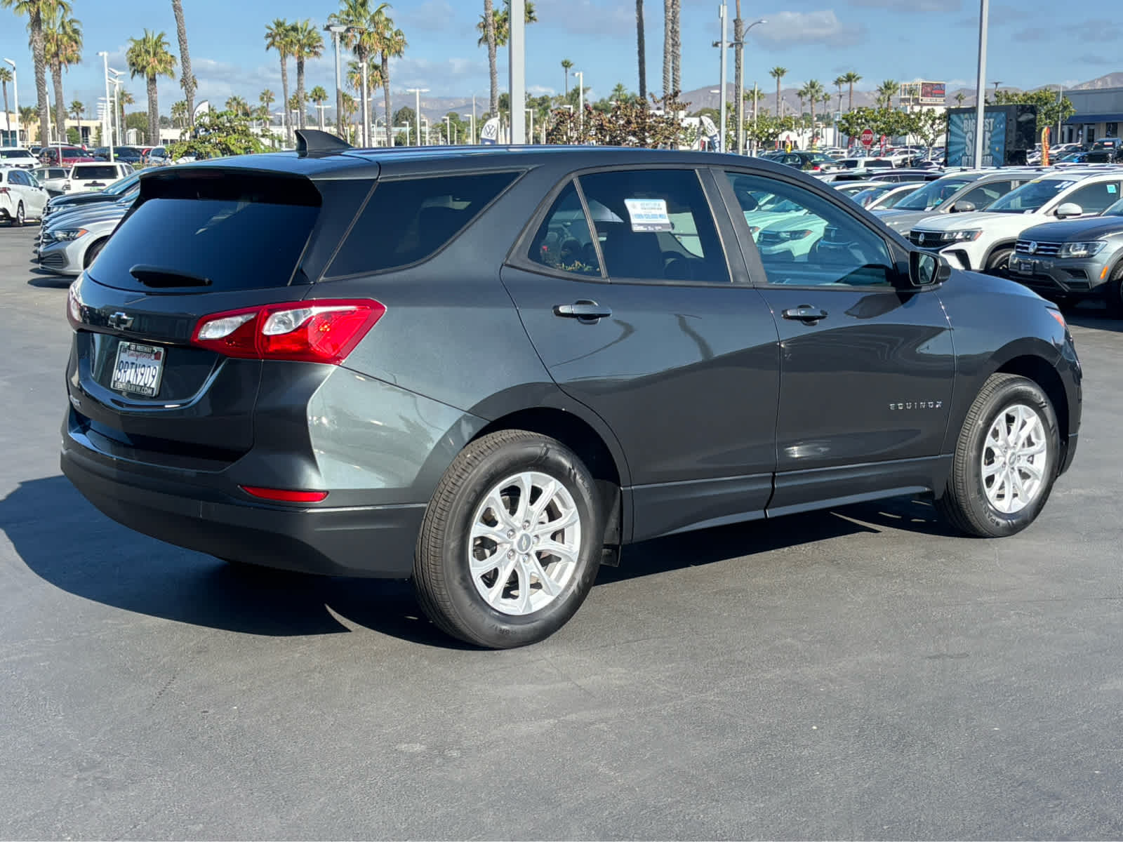 2020 Chevrolet Equinox LS photo 3