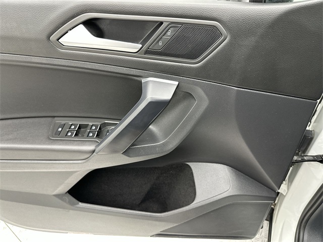 2021 Volkswagen Tiguan SE R-Line Black photo 5