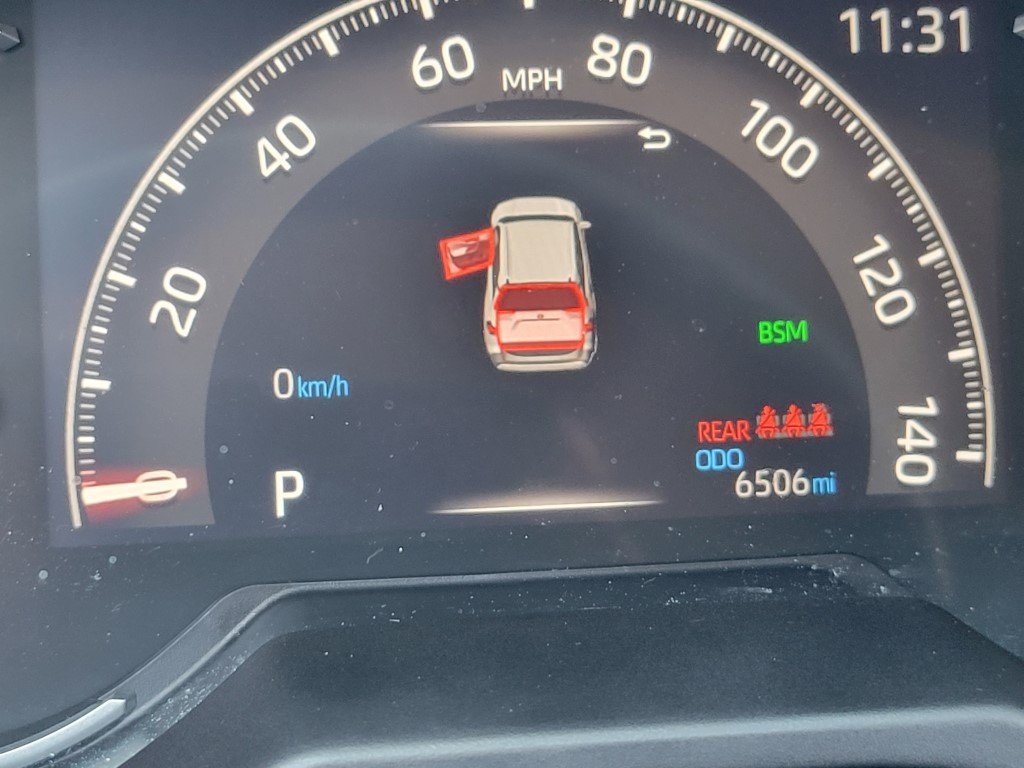 2024 Toyota RAV4 XLE photo 3