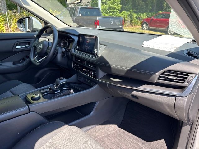 2024 Nissan Rogue SV photo 23