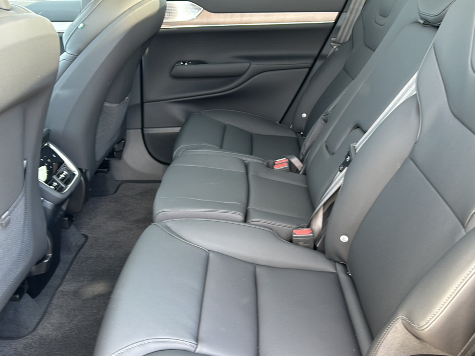 2025 Volvo EX90 Twin Motor Performance Ultra photo 9