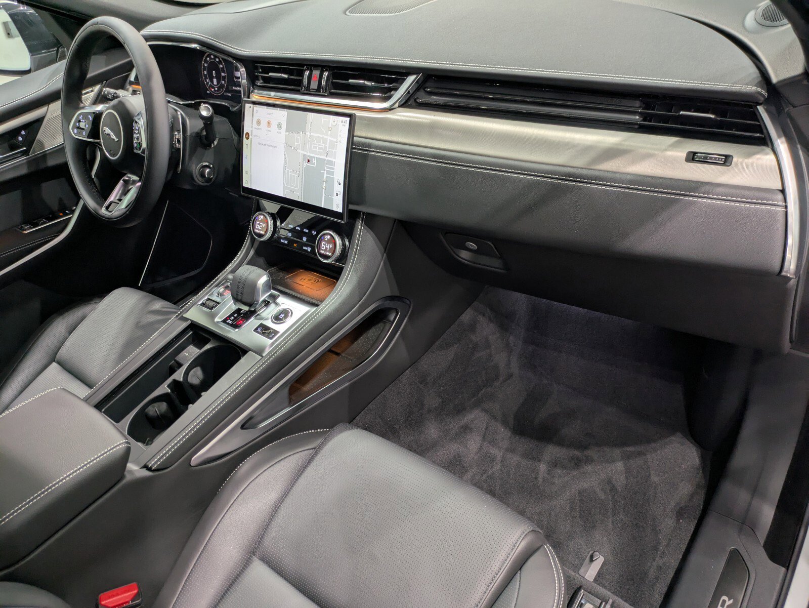 2026 Jaguar F-PACE P250 R-Dynamic S photo 23