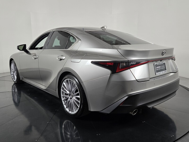 2023 Lexus IS 300 photo 3