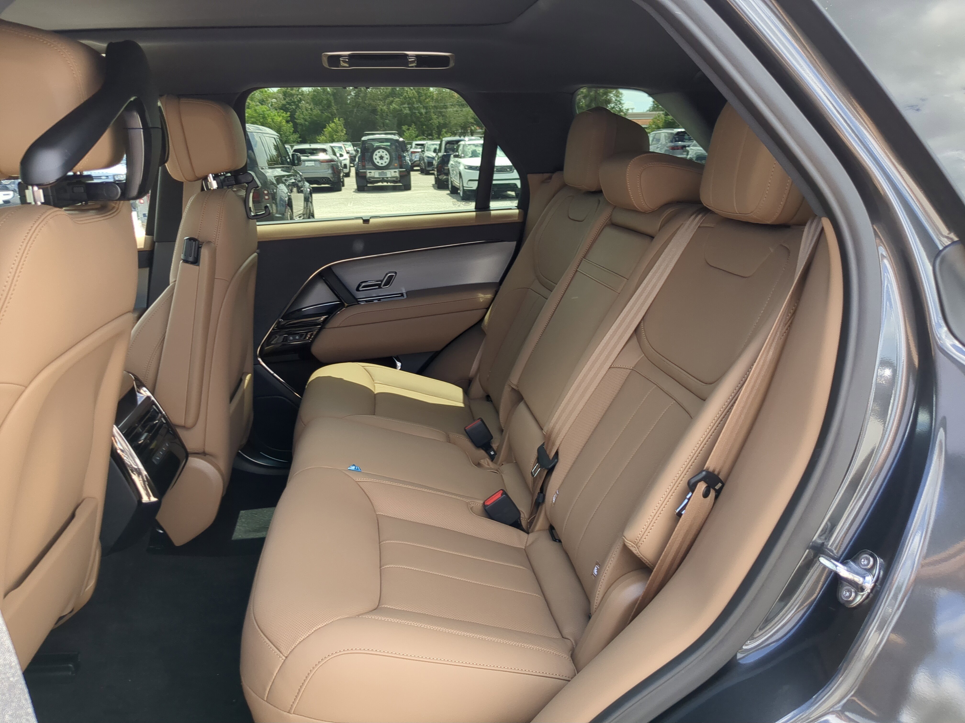 2025 Land Rover Range Rover Sport SE photo 11