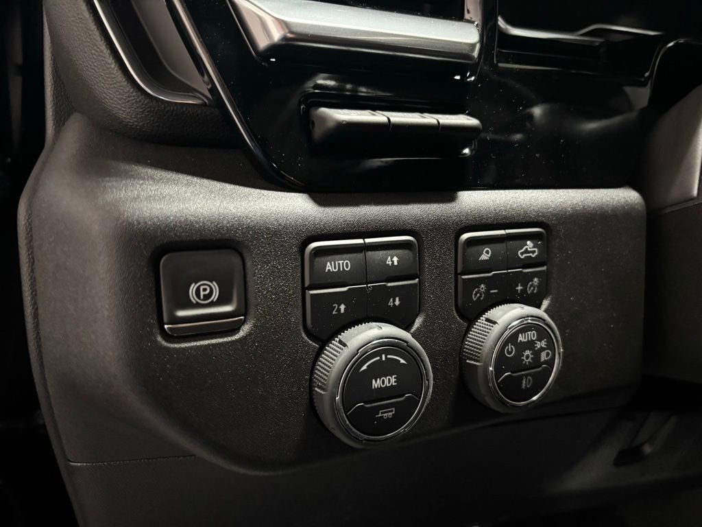 2025 Chevrolet Silverado 2500HD LTZ photo 10