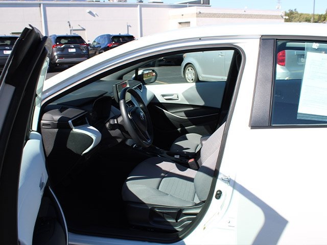 2025 Toyota Corolla SE photo 10