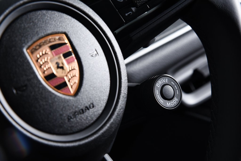 2025 Porsche Cayenne Coupe photo 19