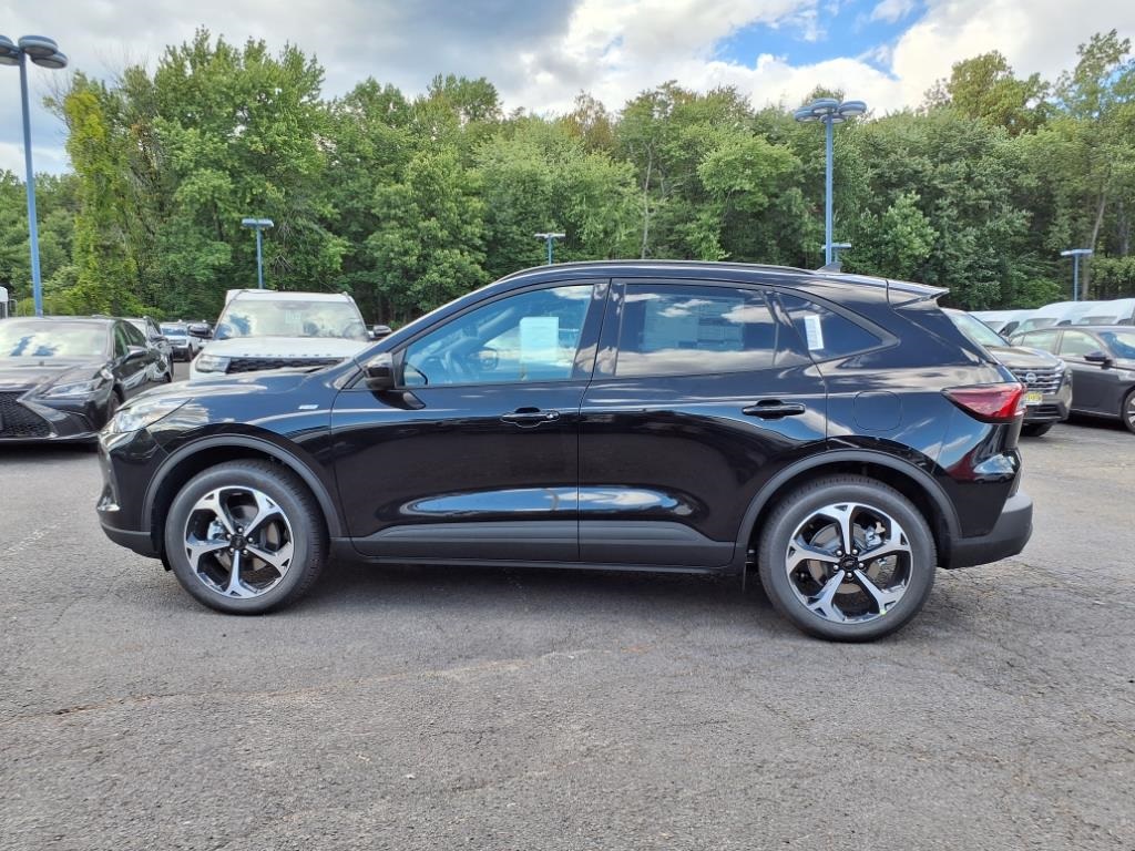 2025 Ford Escape ST-Line Select photo 2