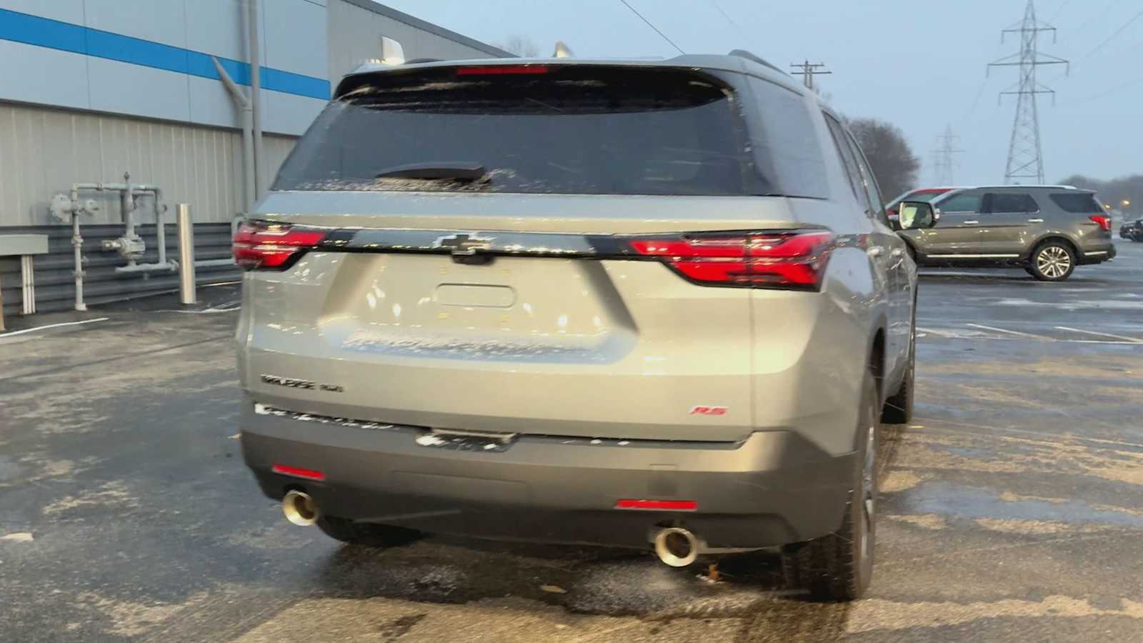 2023 Chevrolet Traverse RS photo 2