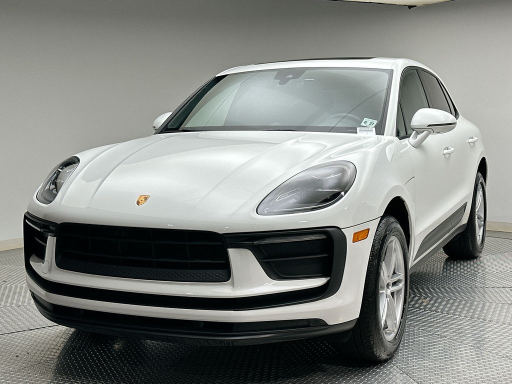 2022 Porsche Macan Base