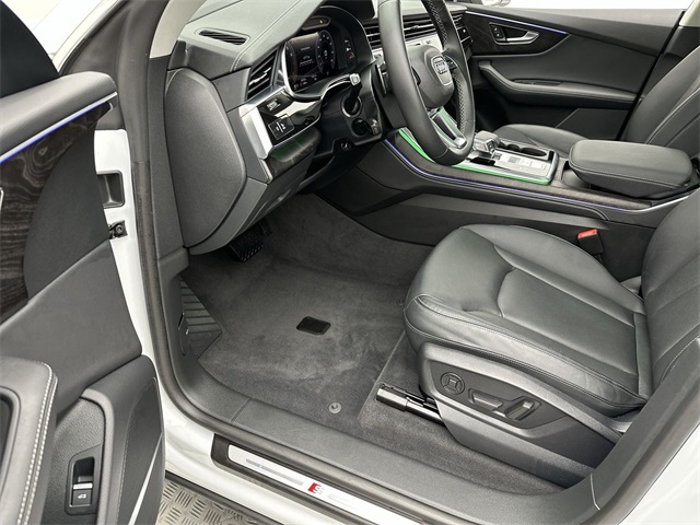 2023 Audi Q8 55 Prestige photo 3
