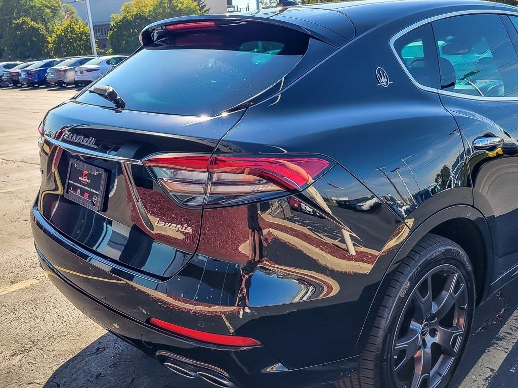 2021 Maserati Levante Base photo 6
