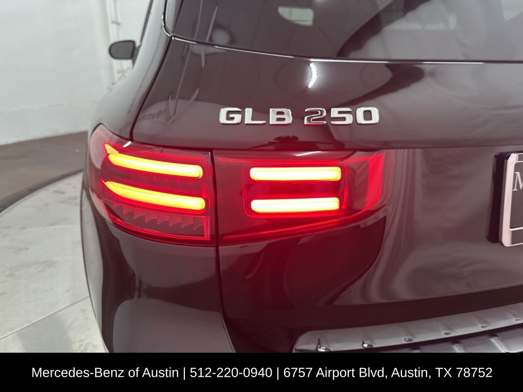 2024 Mercedes Benz GLB 250 photo 24
