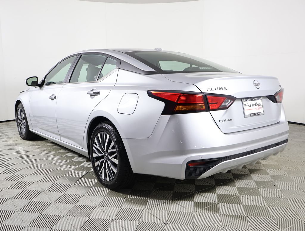 2023 Nissan Altima 2.5 SV photo 4