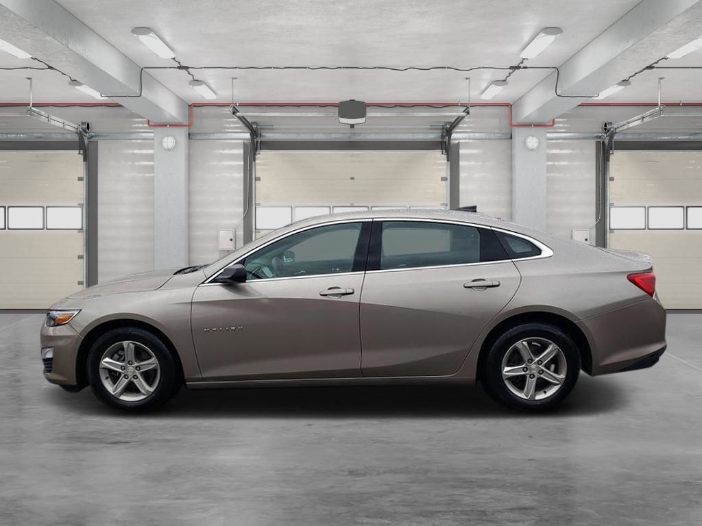 2022 Chevrolet Malibu LS photo 4
