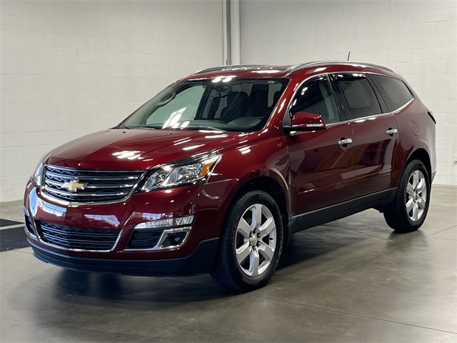 2016 Chevrolet Traverse 1LT photo 2