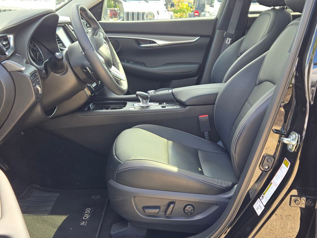 2022 Infiniti QX50 Luxe AWD photo 23