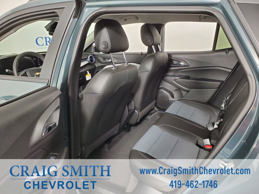 2025 Chevrolet Trax LT photo 10