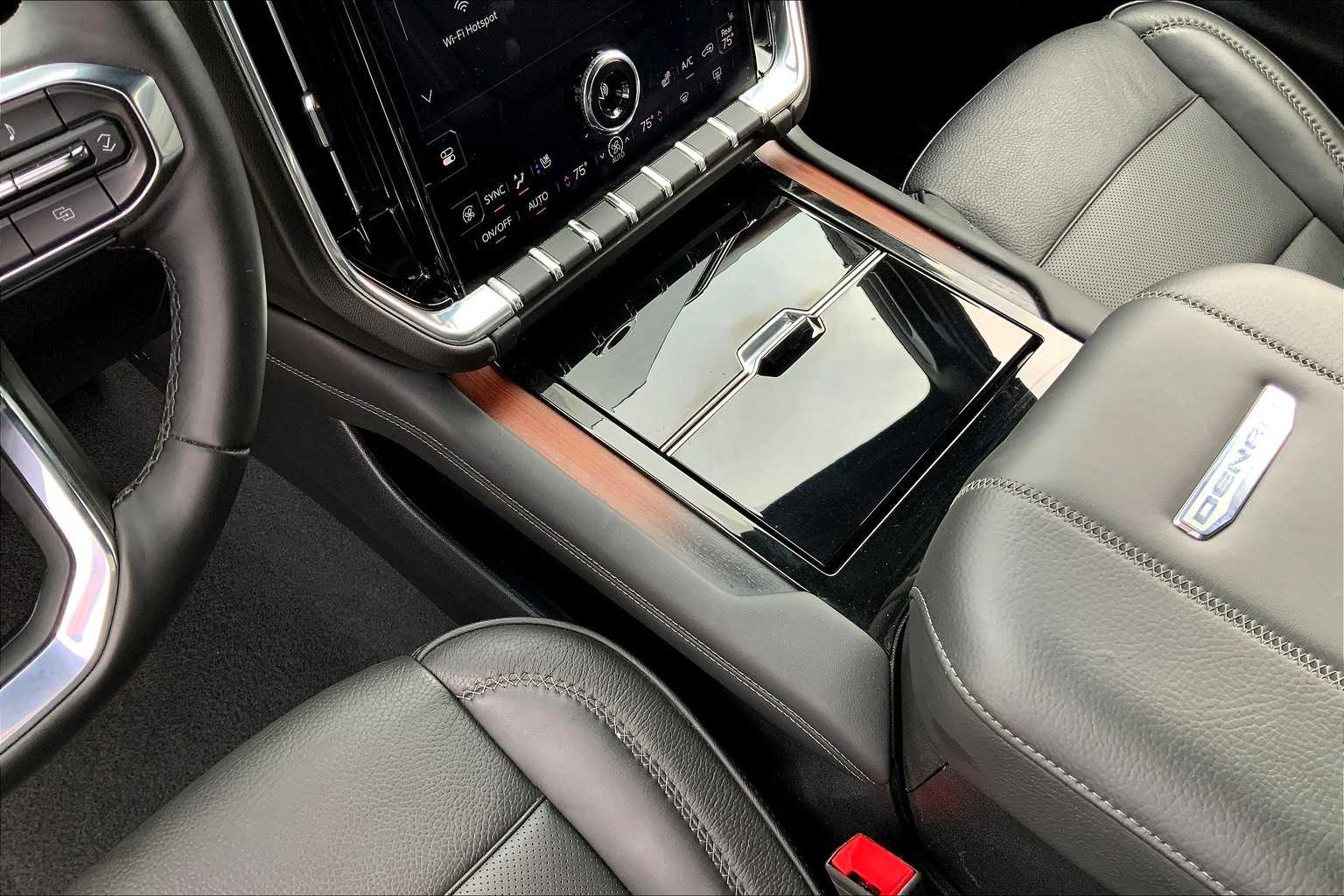 2025 Gmc Yukon Denali photo 29